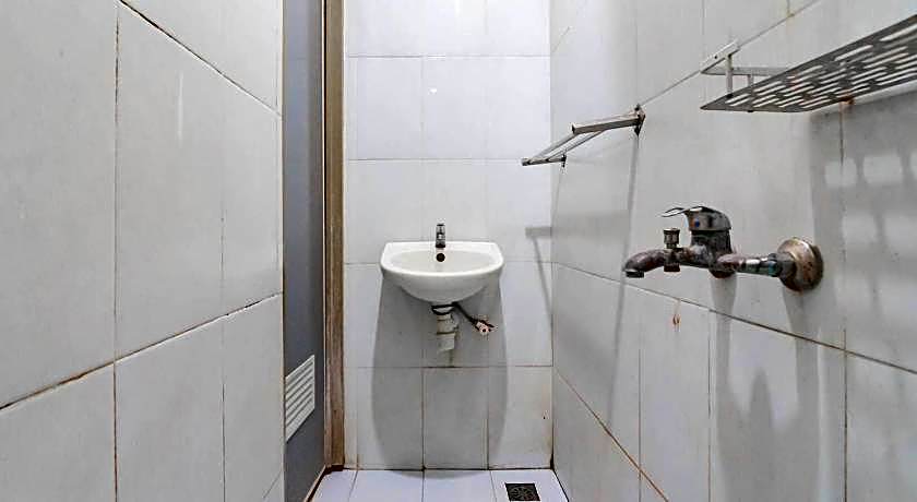 RedDoorz Plus @ Hotel Sofia Pangandaran