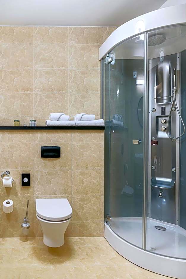 Metropolo by Golden Tulip Krakow