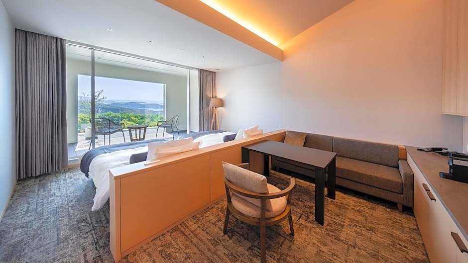 Photo 1 of 6 of Executive 2 Beds, Nonsmoking, Ocean View, Executive Level