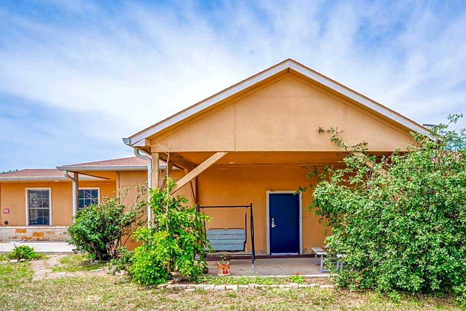 Atria Extended Stays By OYO Jourdanton