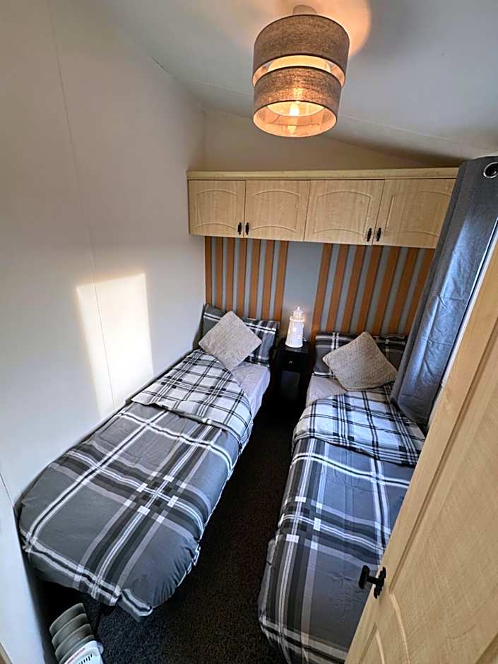 8 berth Waterside Ingoldmells V8 Santanavan 3