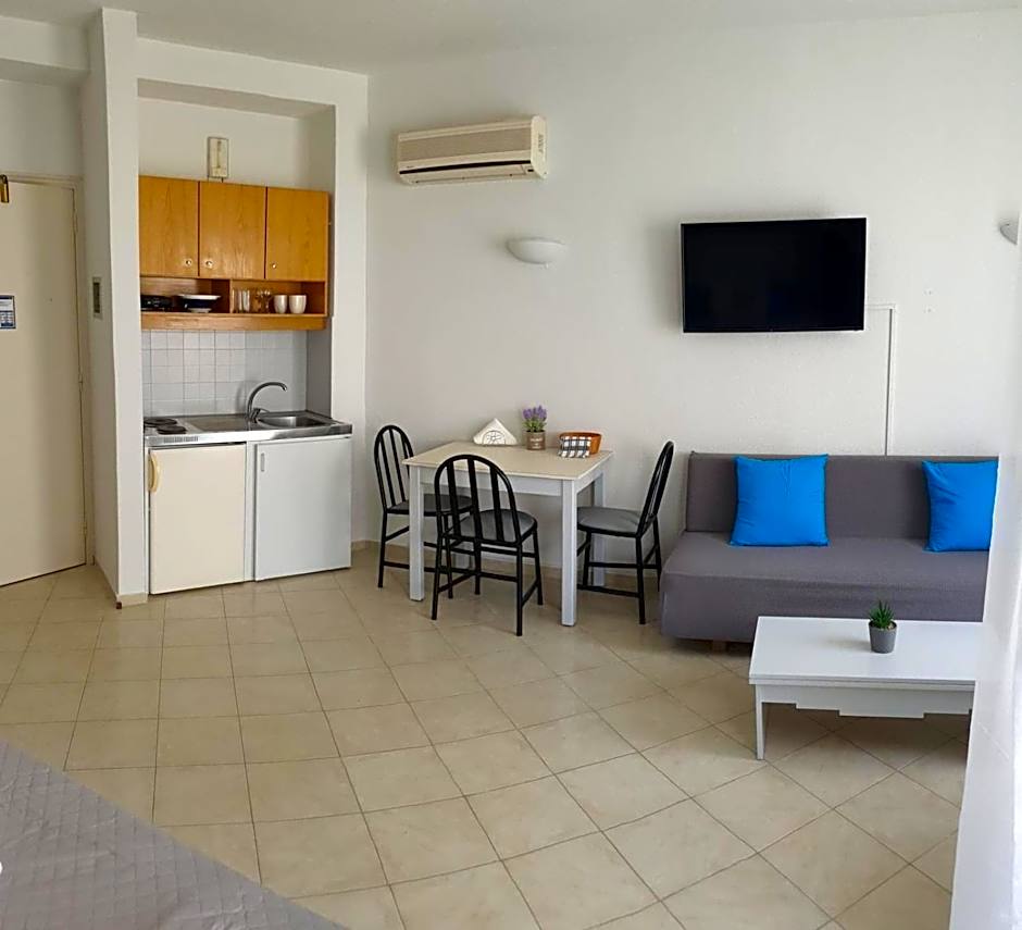 BLUE EYES APARTMENTS