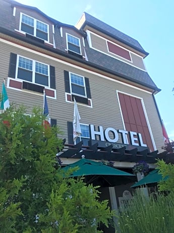 Crescent Suites Hotel