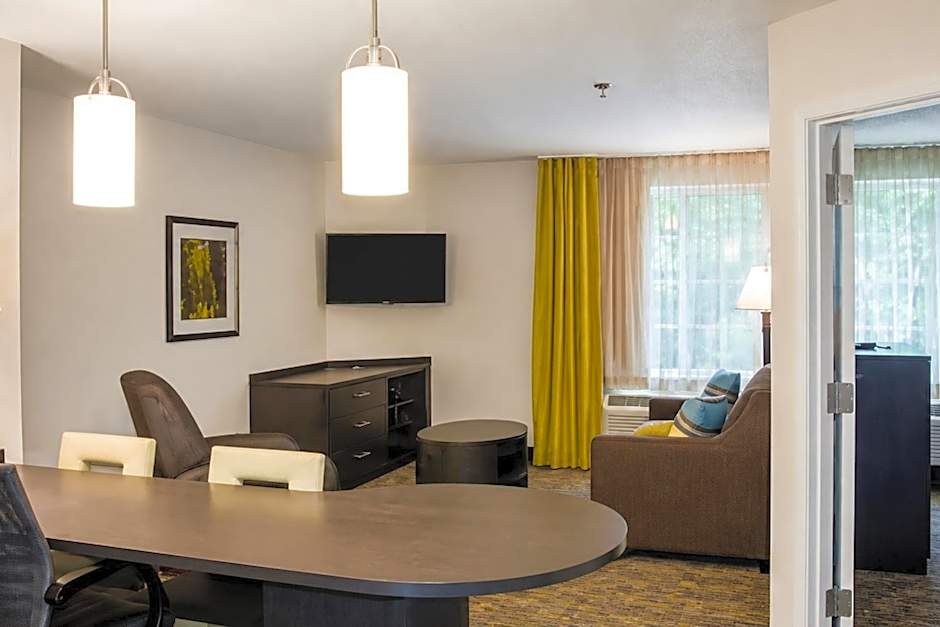 Candlewood Suites Pearl By IHG
