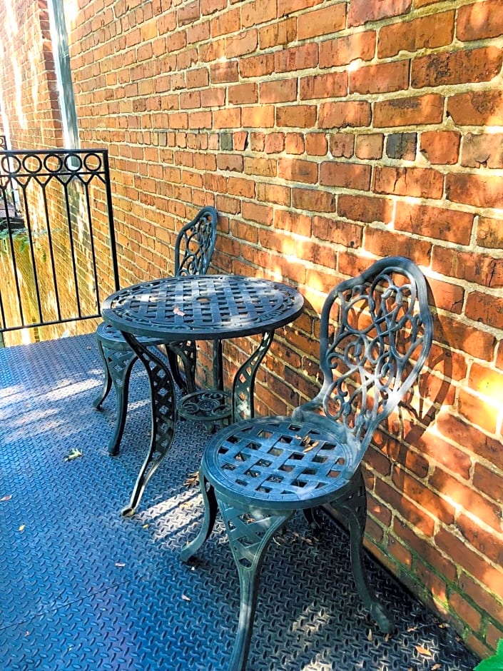 Suites at 249