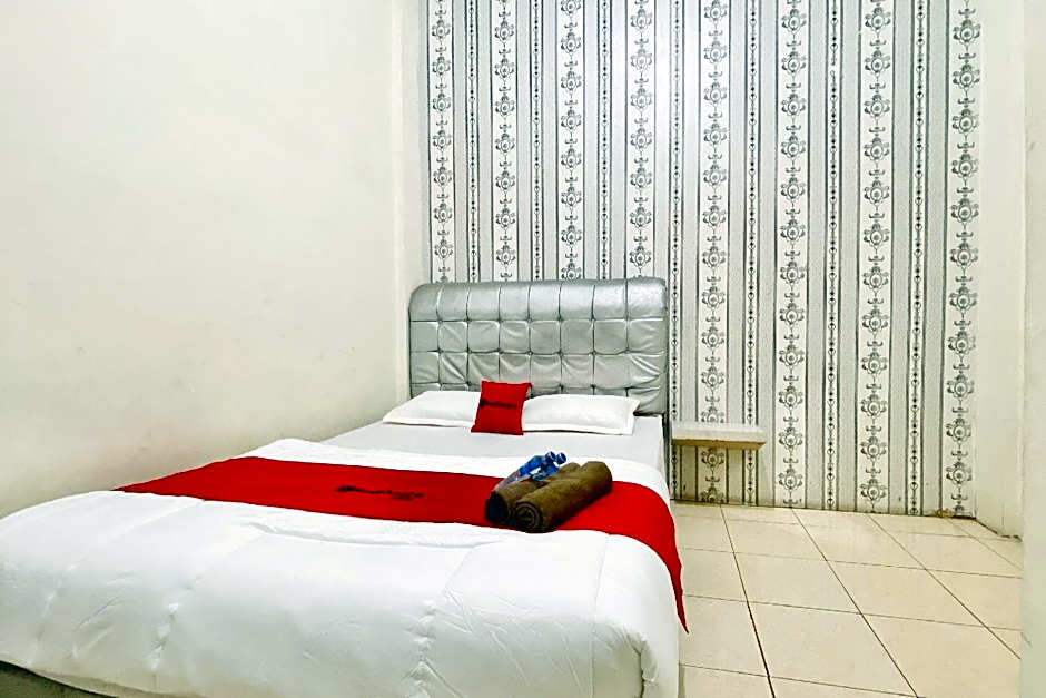 RedDoorz @ Sonya Homestay Tebing Tinggi