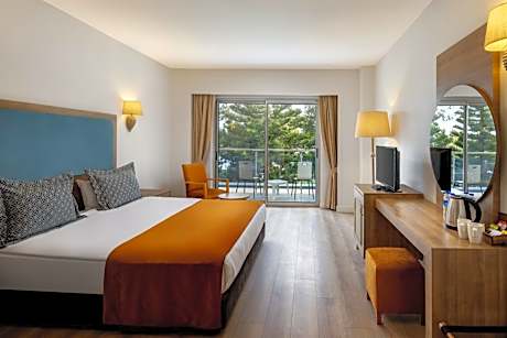 Standard  Room (2 Adults + 2 Children)