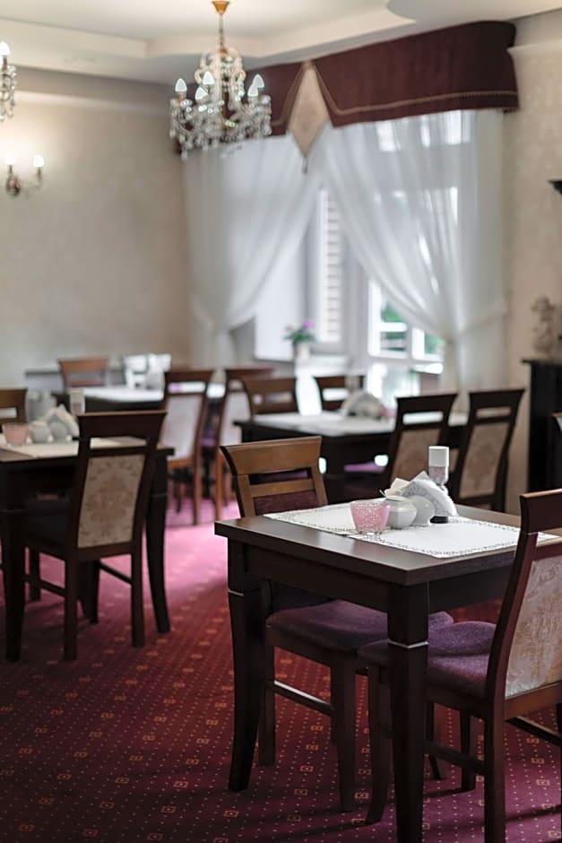 Paria Hotel