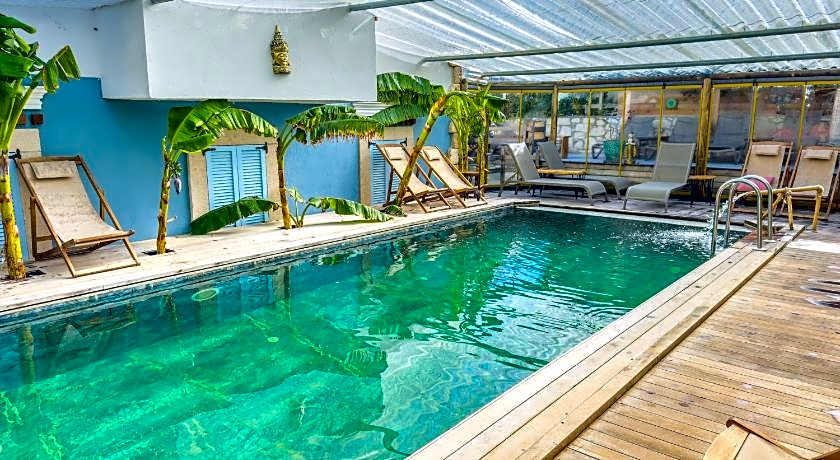 Banana Alaçatı Food & Stay - Adults Only