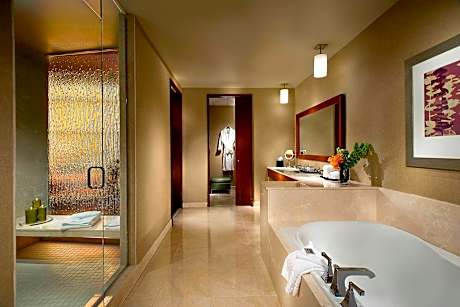1 Bedroom Executive Suite, 1 King, Sofa bed, Whirlpool