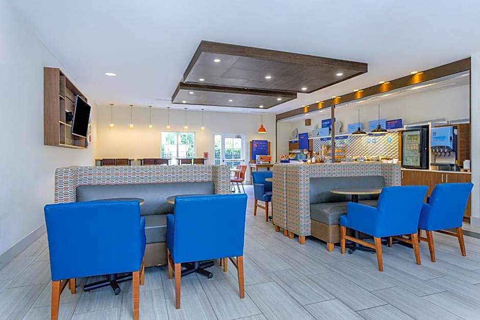 Holiday Inn Express Tampa N I-75 - University Area, an IHG Hotel By IHG