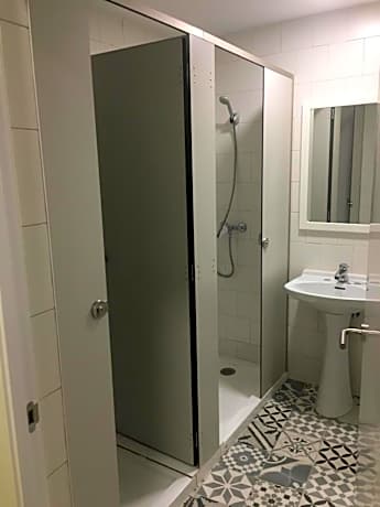 Bed in 4-Bed Mixed Dormitory Room