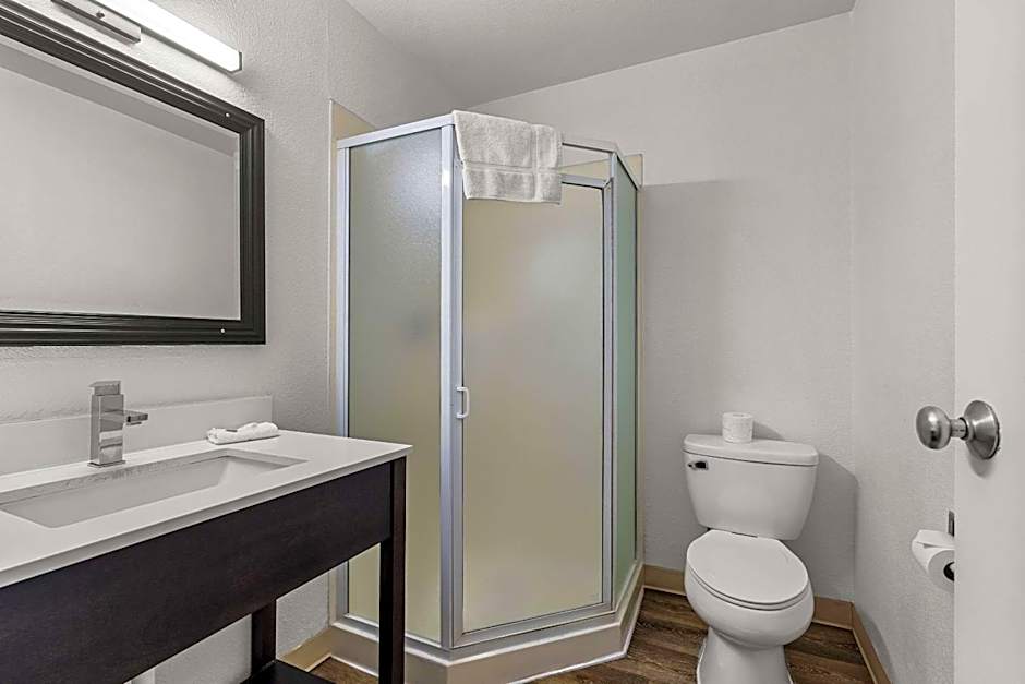 Econo Lodge Stockton near I-5 Fairgrounds