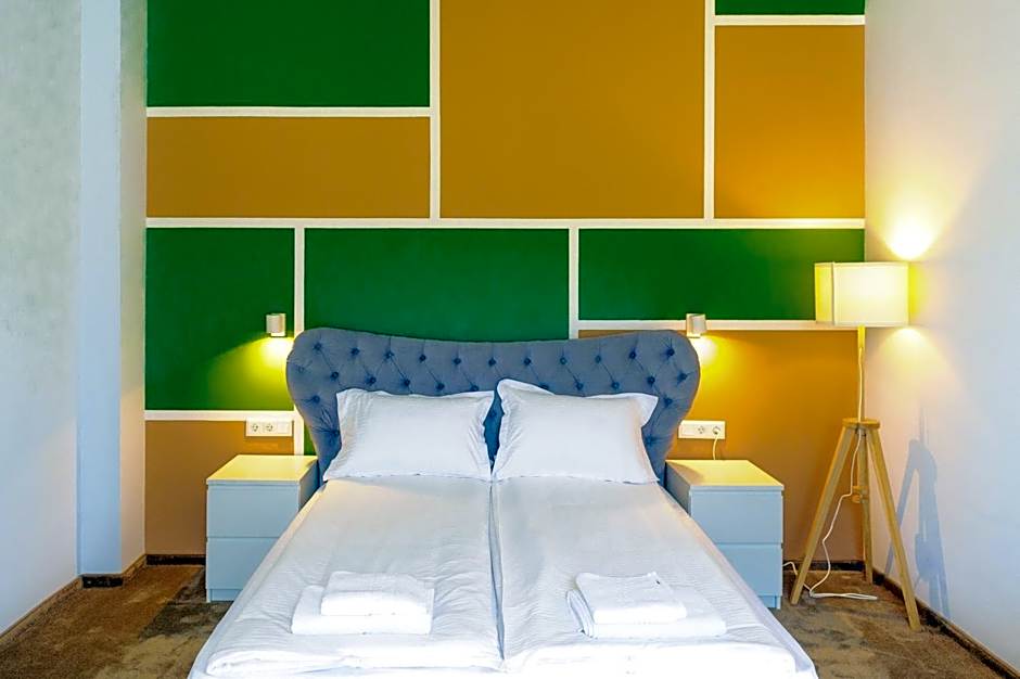 H11 Downtown Apartments