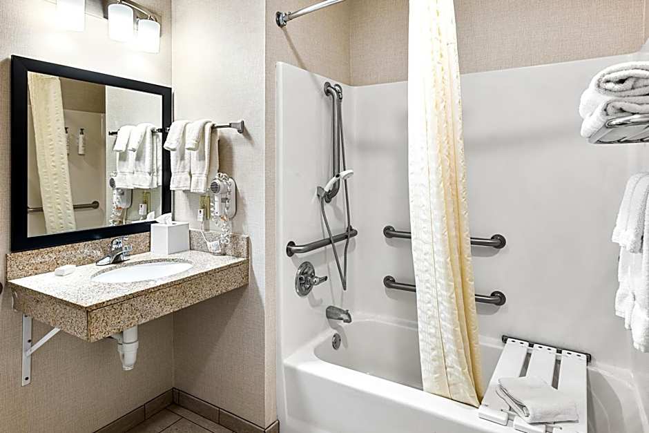 Boarders Inn & Suites by Cobblestone Hotels - Shawano