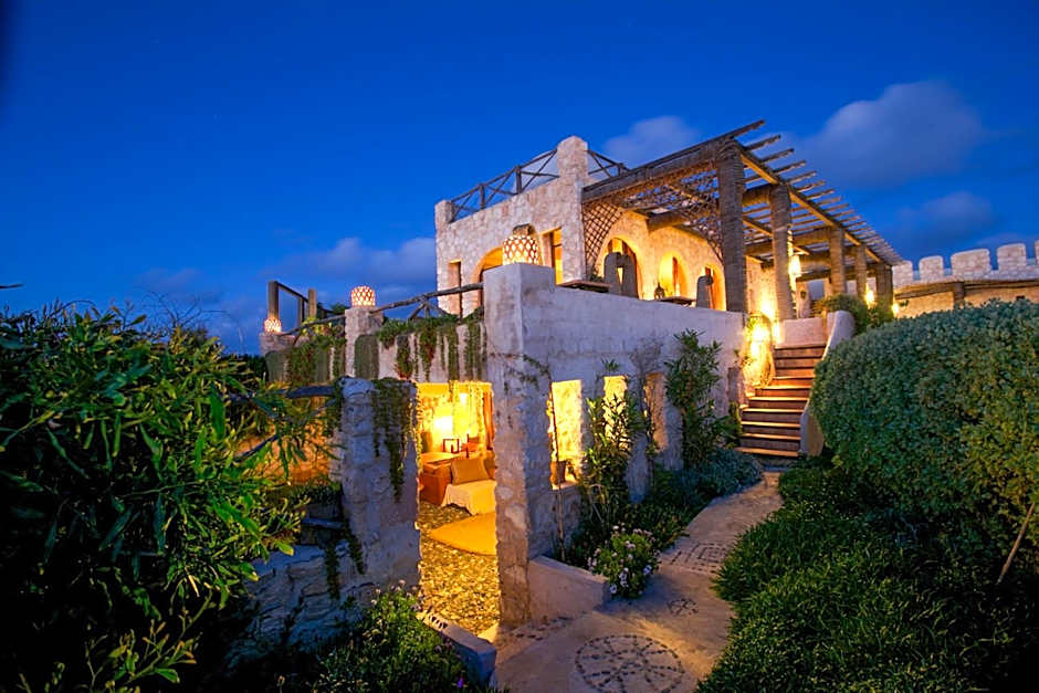 Dar Danse, the Bubble on the Beach