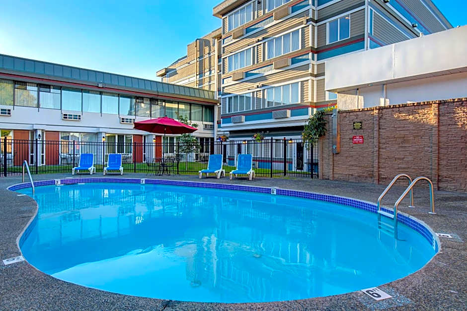 Days Inn by Wyndham Victoria Airport Sidney