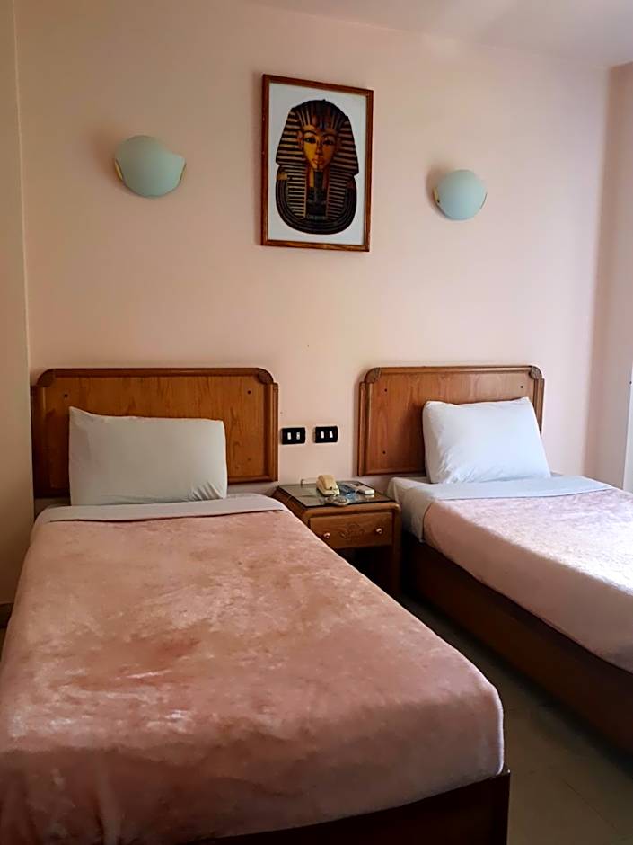 New Pola Hotel