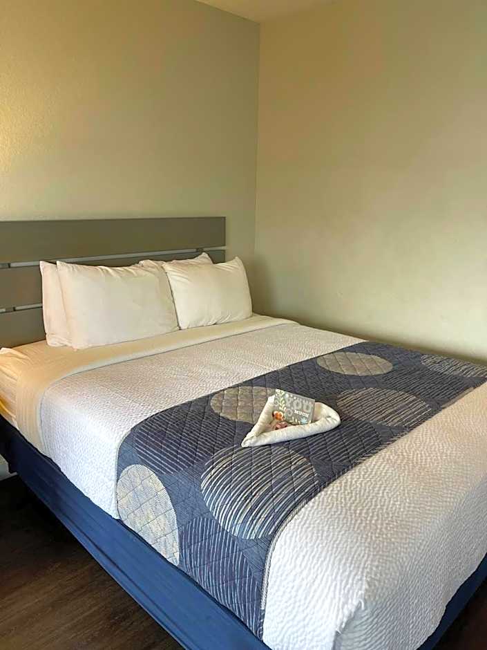 Brio Beach Inn