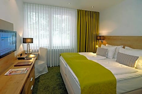Deluxe Double Room with Shower