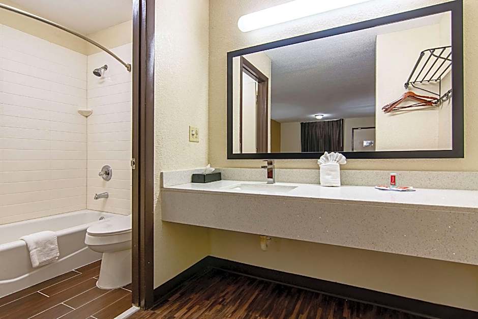 Econo Lodge Inn & Suites Matthews - Charlotte
