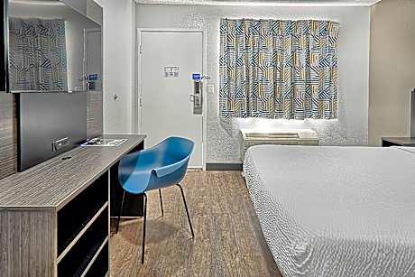 Queen Room - Disability Access - Roll in Shower