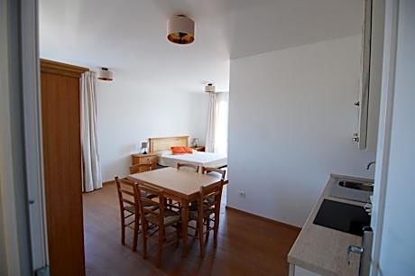 Studio with Sofa Bed
