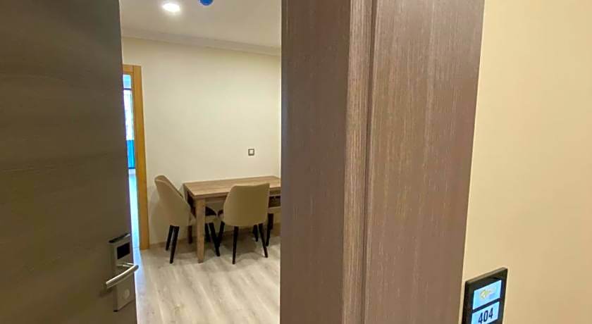 Rena Grand Residence & Suit