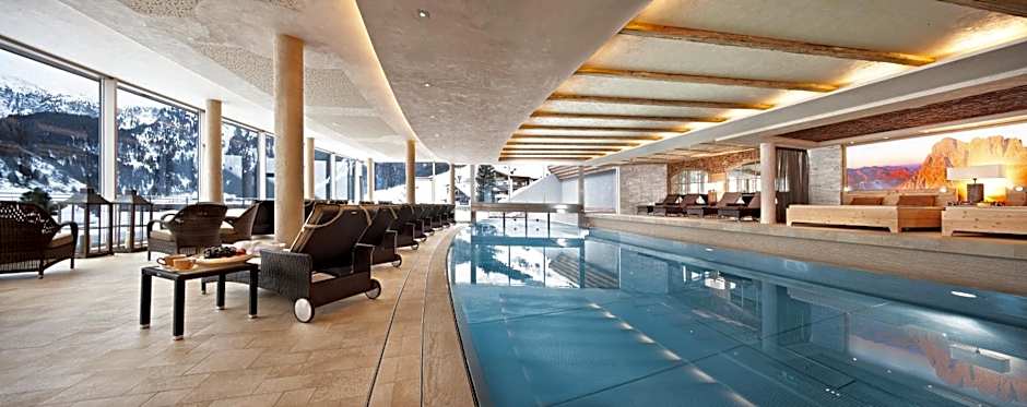 Hotel Berghof Crystal Spa & Sports