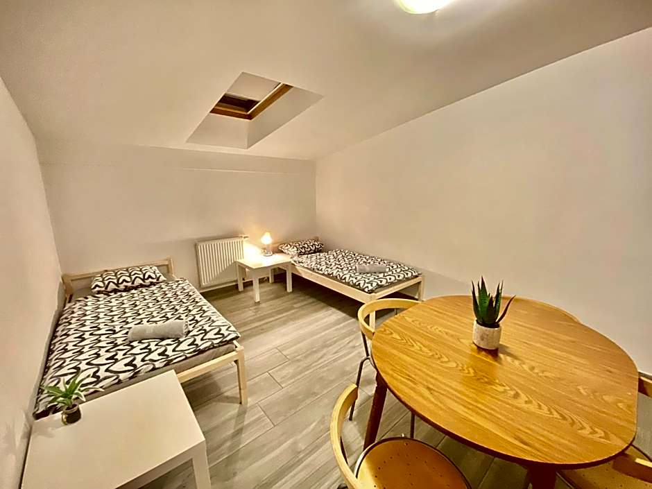 Center Station ROOMS