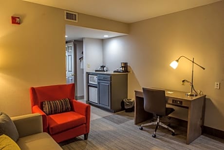 One-Bedroom Premium Suite with Two Queen Beds - Disability Access/Non-Smoking