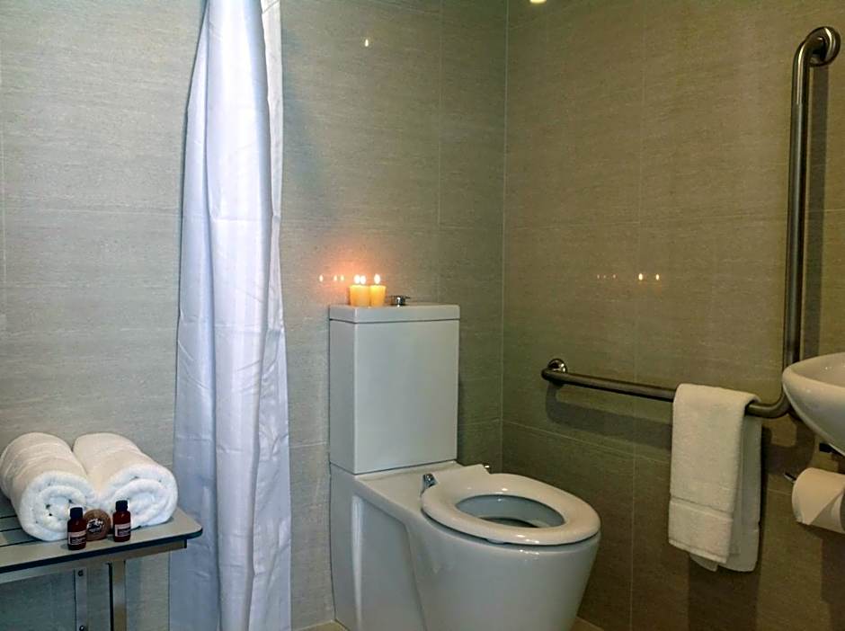 2 on Whiteleigh and 239 on Lincoln Motel