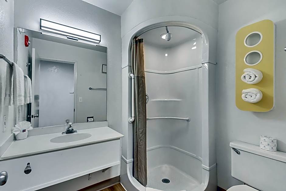 Motel 6 Ogden, UT- Downtown