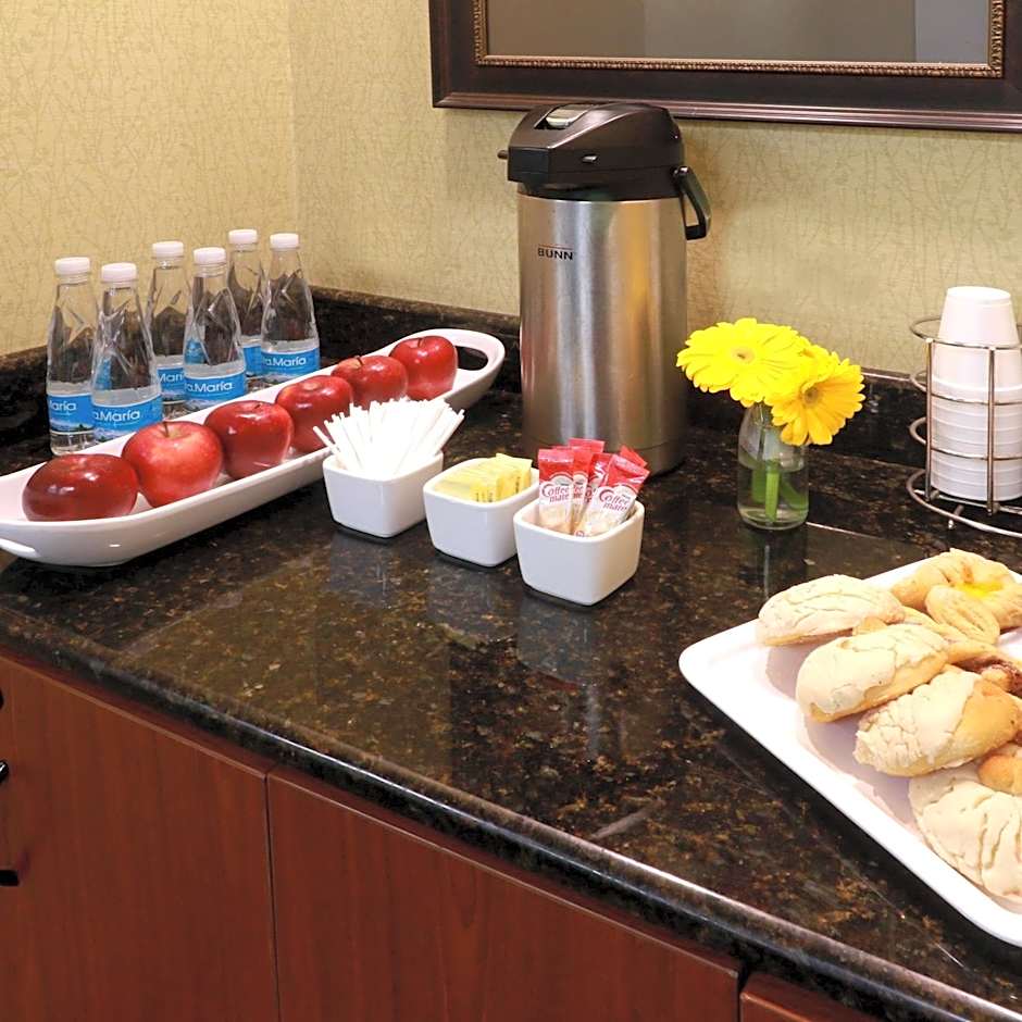 Hampton Inn By Hilton Reynosa