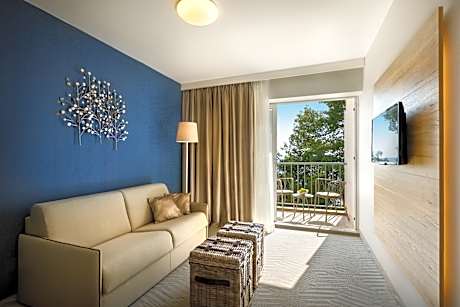 junior suite with seaside balcony