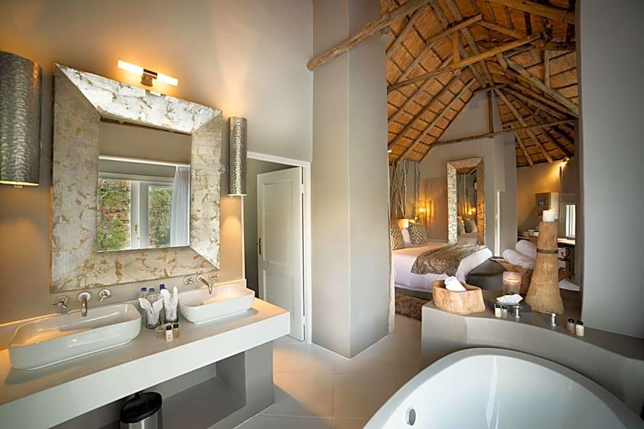Clifftop Exclusive Safari Hideaway