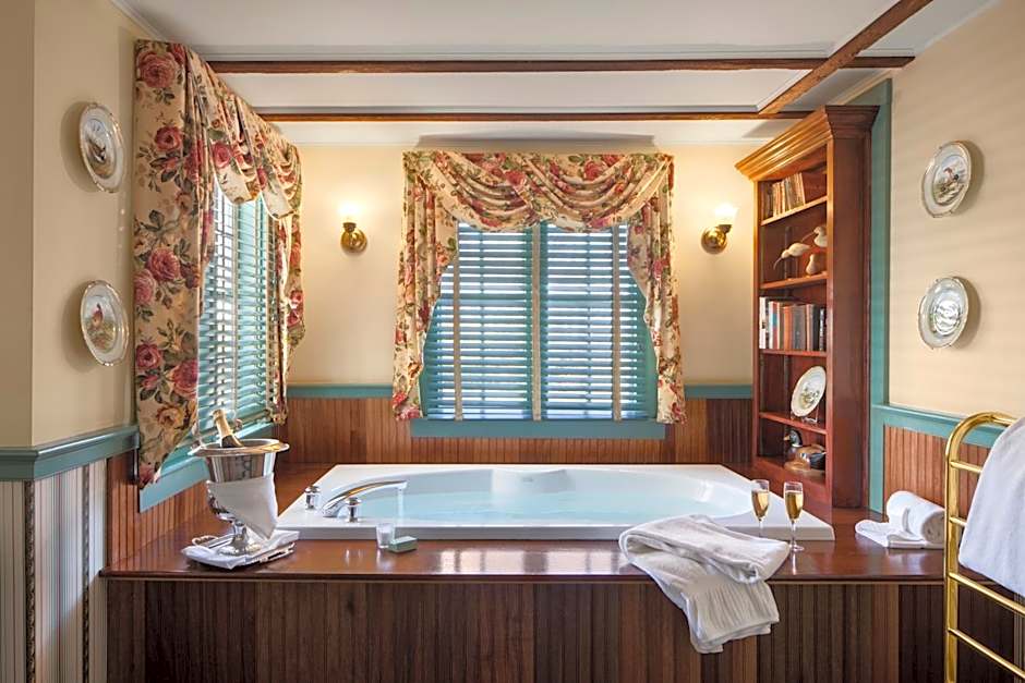Captain's House Inn