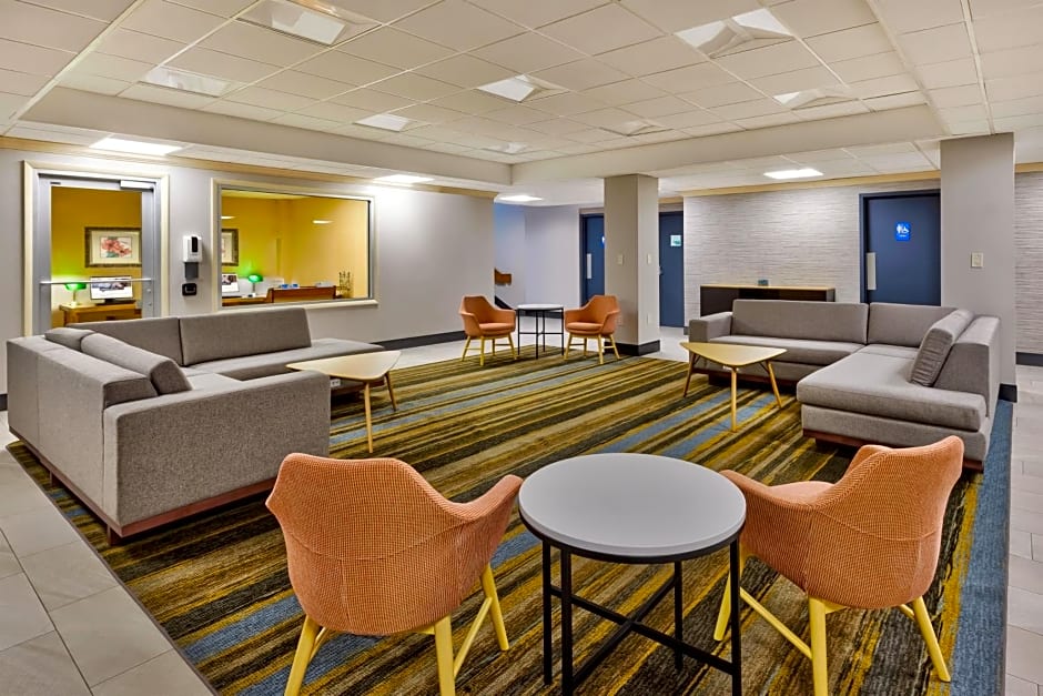 Holiday Inn Westbury-Long Island by IHG