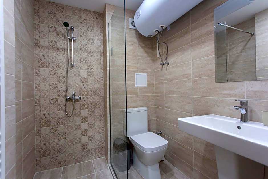 Modern and Bright Apartments near Center - FREE PARKING