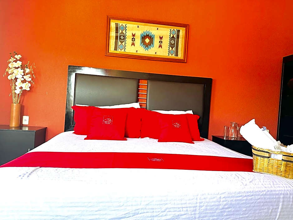 Hotel & Suites Cerro Roj0