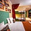Theater Hotel