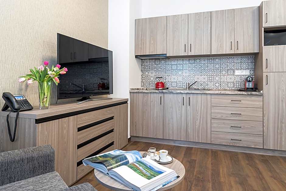 Barok Hotel and Apartments