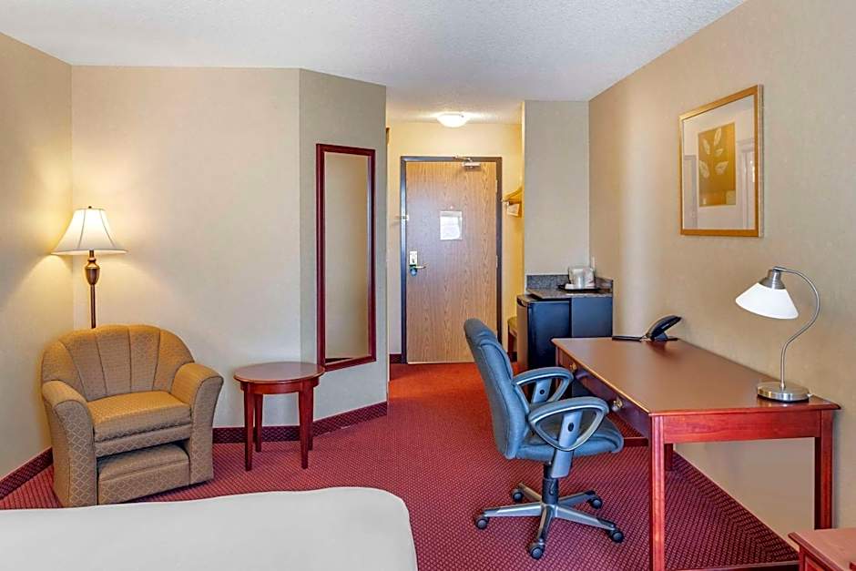 Quality Inn & Suites Edmonton International Airport