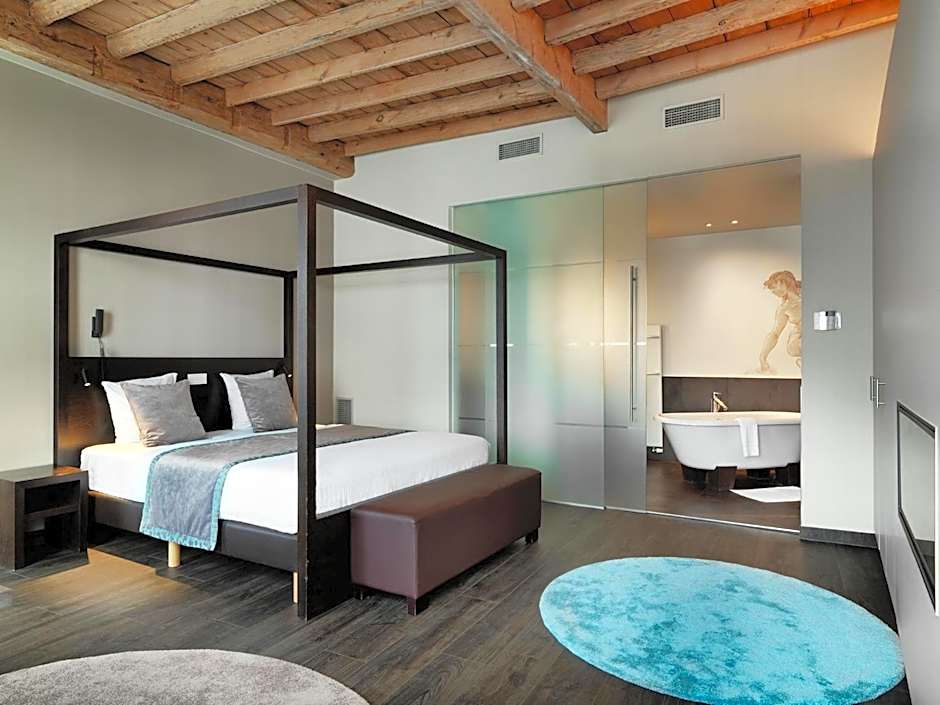 Hotel Harmony