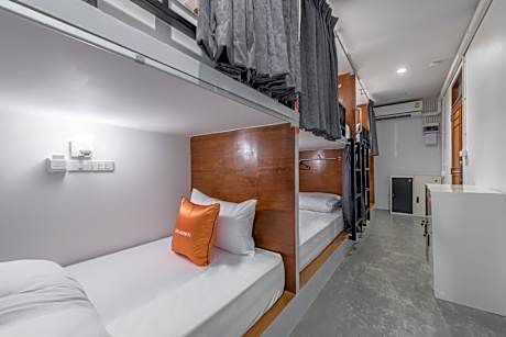 Bed in 6-Bed Mixed Dormitory Room