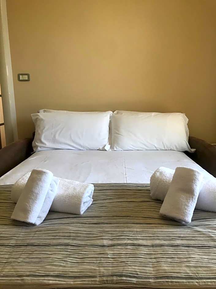 HOTEL ROYAL