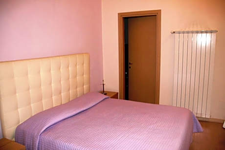 One-Bedroom Apartment (4 Adults)