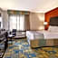 La Quinta Inn & Suites by Wyndham Toledo Perrysburg