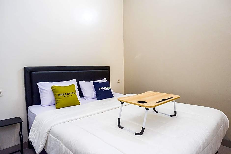 Urbanview Hotel near Alun Alun Tegal