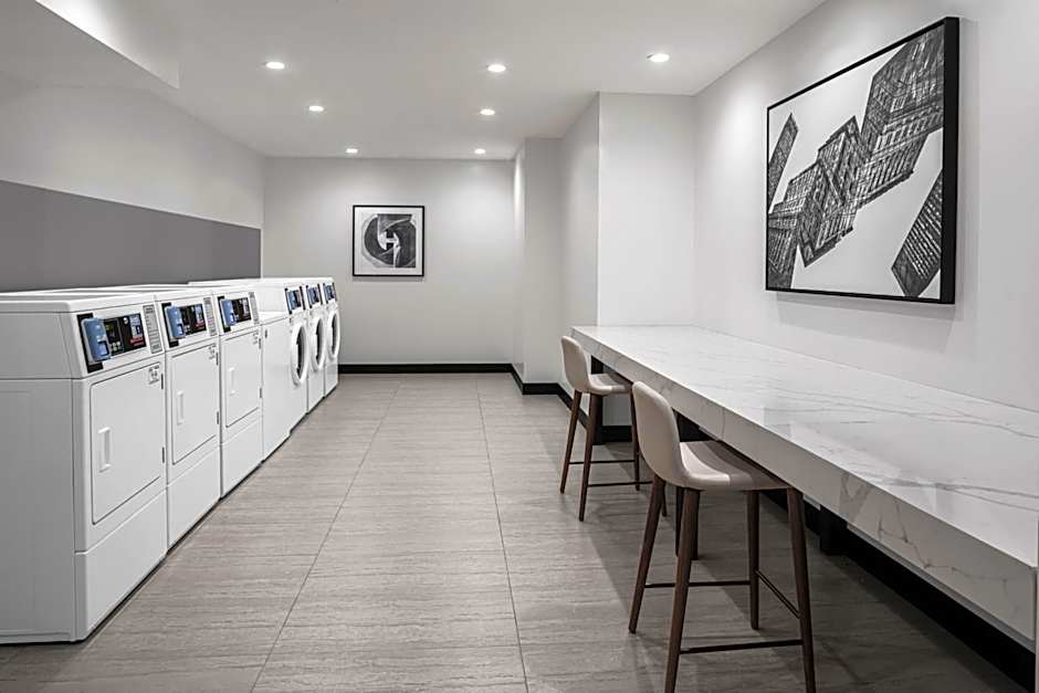 Four Points by Sheraton Flushing